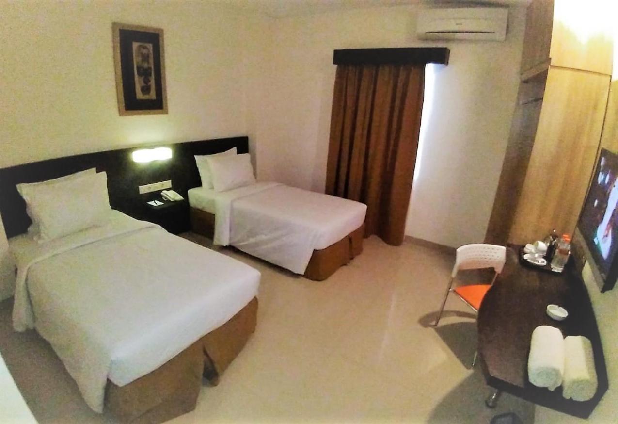 The Waigo Hotel Sorong Exterior foto
