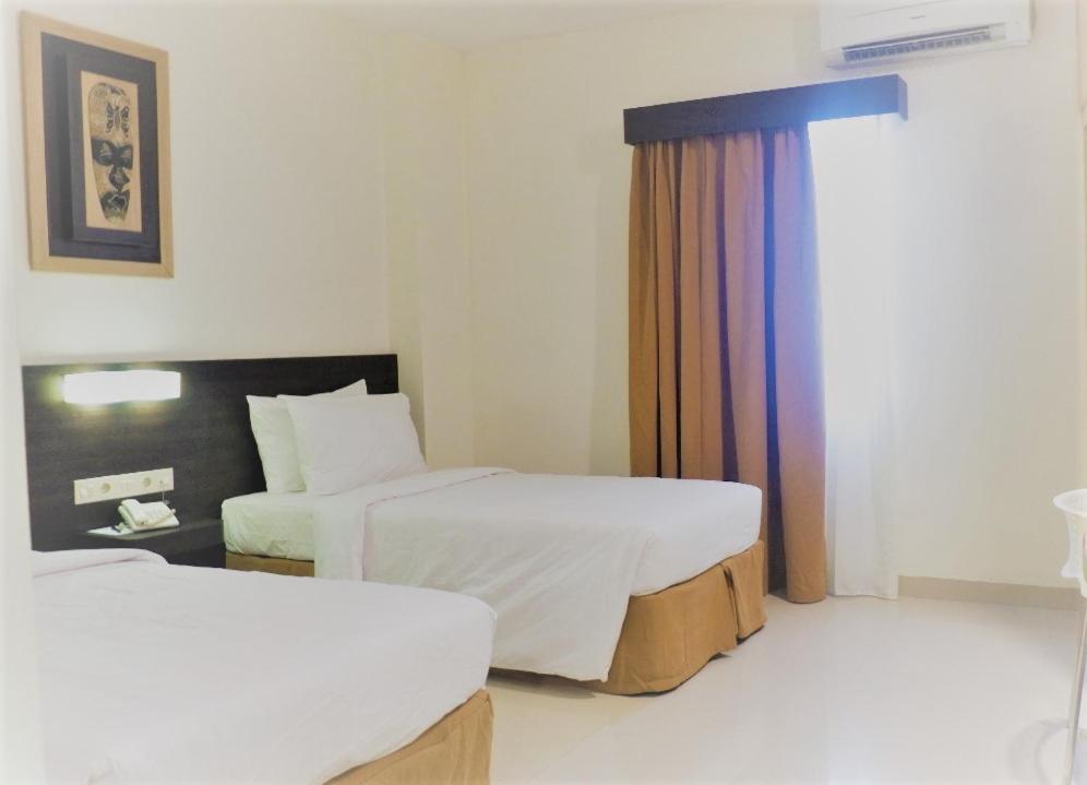 The Waigo Hotel Sorong Exterior foto
